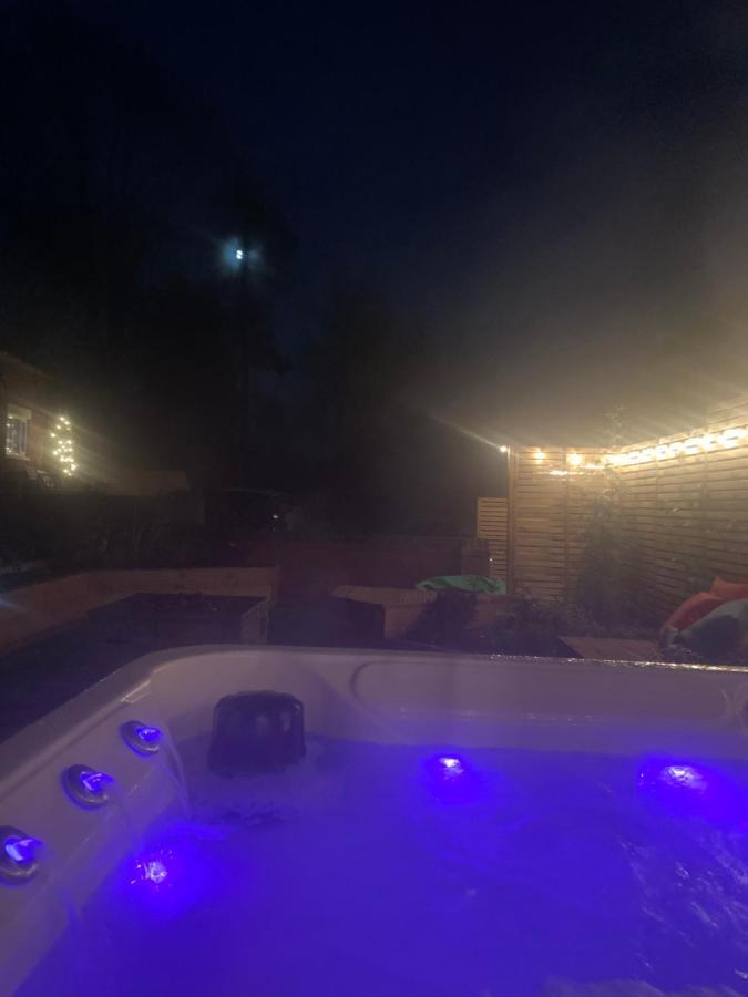 Fantastic Location, Annexe With Hot Tub Villa Warmingham Ngoại thất bức ảnh